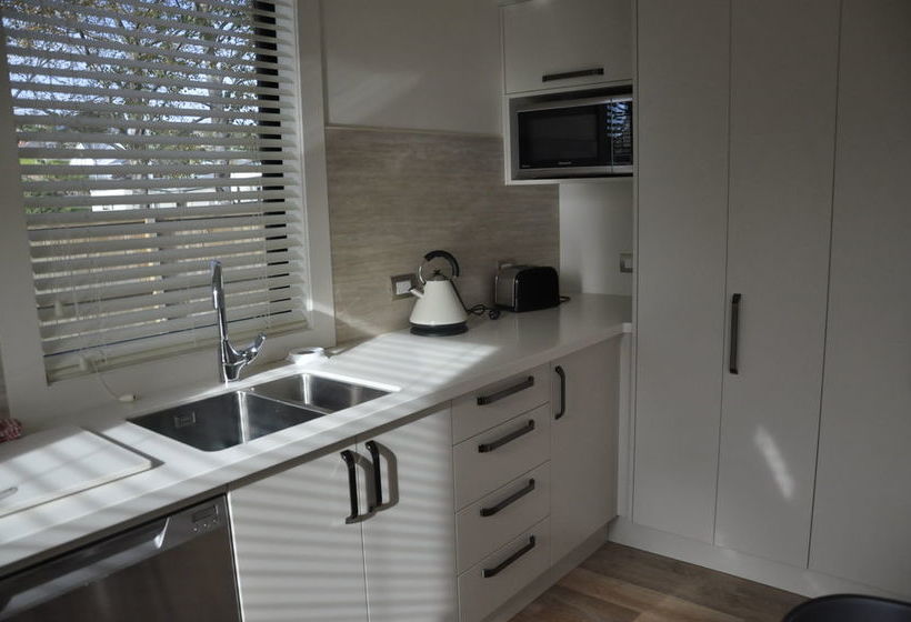 Shetland Court Apartments