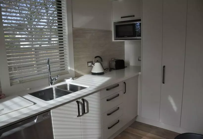 Shetland Court Apartments
