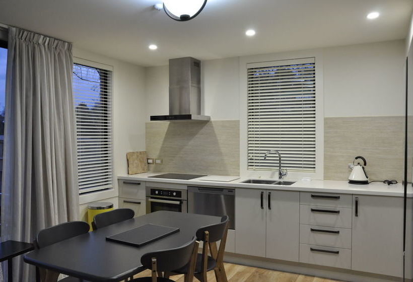 Shetland Court Apartments