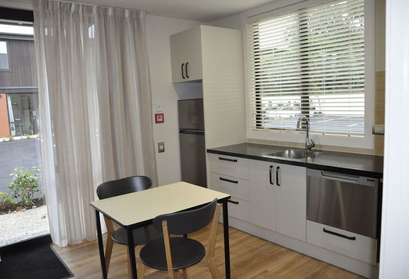 Shetland Court Apartments