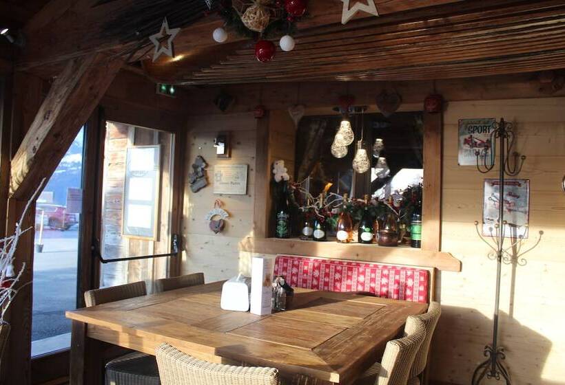 هتل Chalet Hôtel Du Mont Charvin