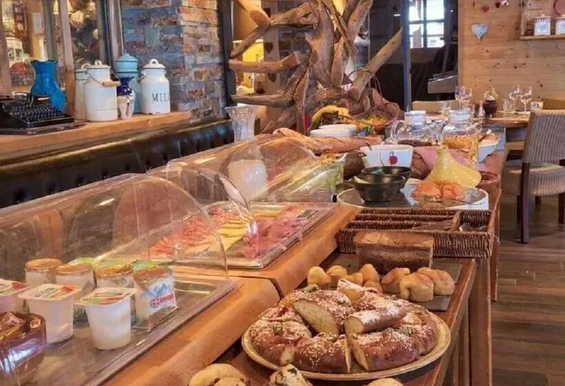 ホテル Chalet Hôtel Du Mont Charvin