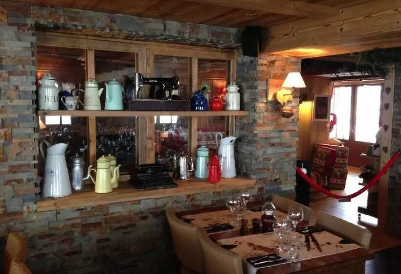 ホテル Chalet Hôtel Du Mont Charvin