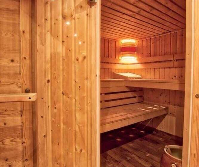 هتل Chalet Hôtel Du Mont Charvin