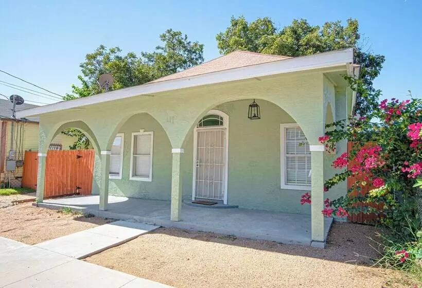 3 Br/1 Ba Remodeled Home Near Downtown