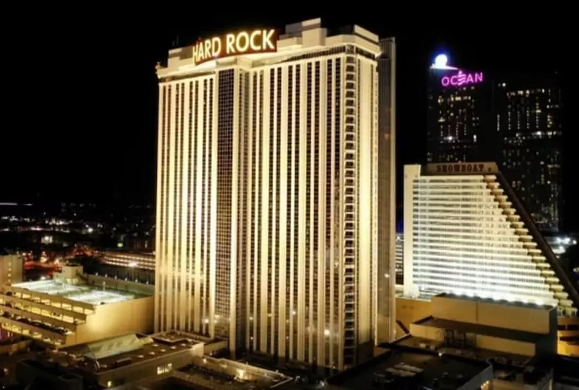 هتل Cozysuites At Showboat
