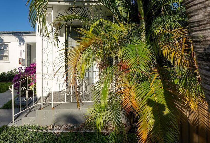 Praia Hotel Hollywood