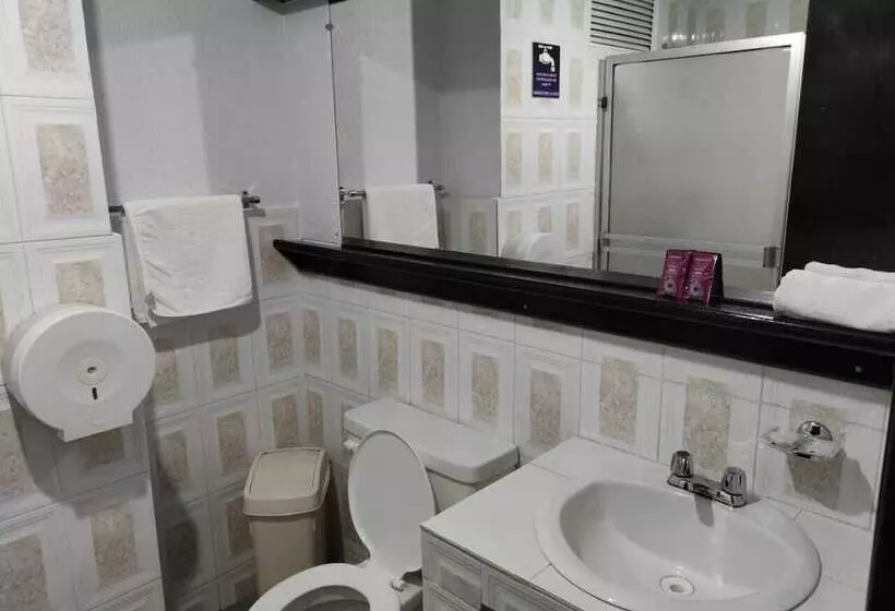 Val Hotel Santamaria Quito