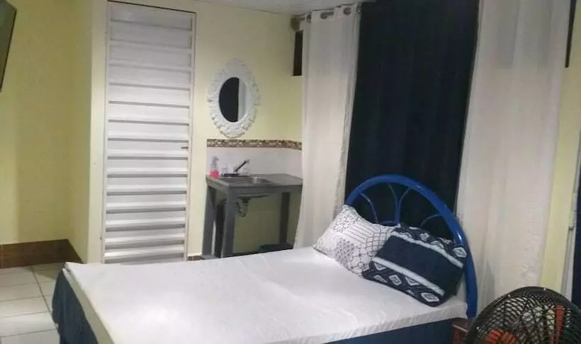 تختخواب و صبحانه Casa Saer