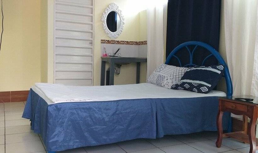 تختخواب و صبحانه Casa Saer