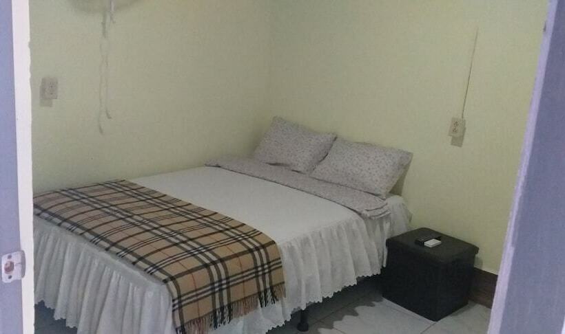 تختخواب و صبحانه Casa Saer