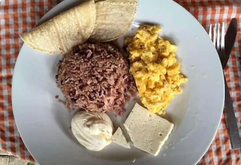 تختخواب و صبحانه Casa Saer