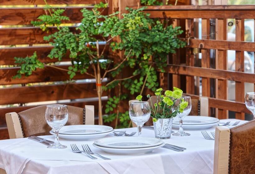 Cosman Hotel Apartments