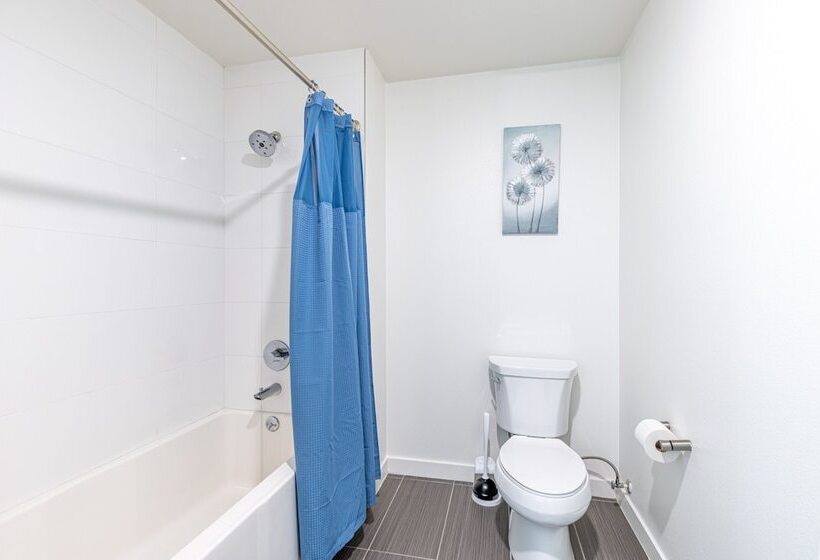 Heaven On Hollywood Furnished Apts   Vine