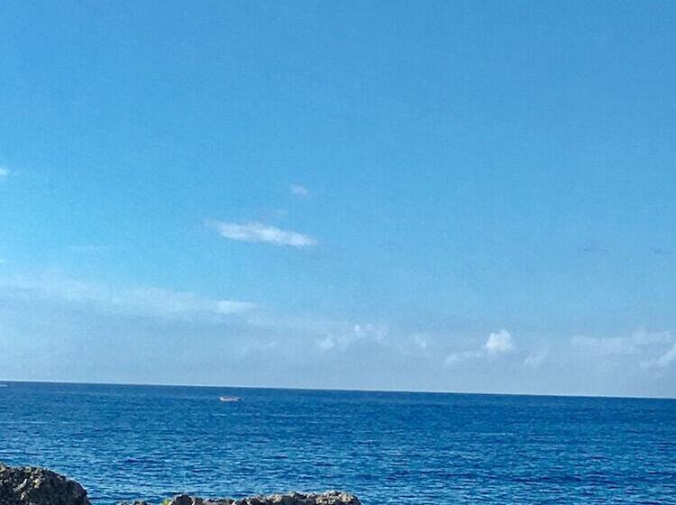 هتل Coral Seas Cliff