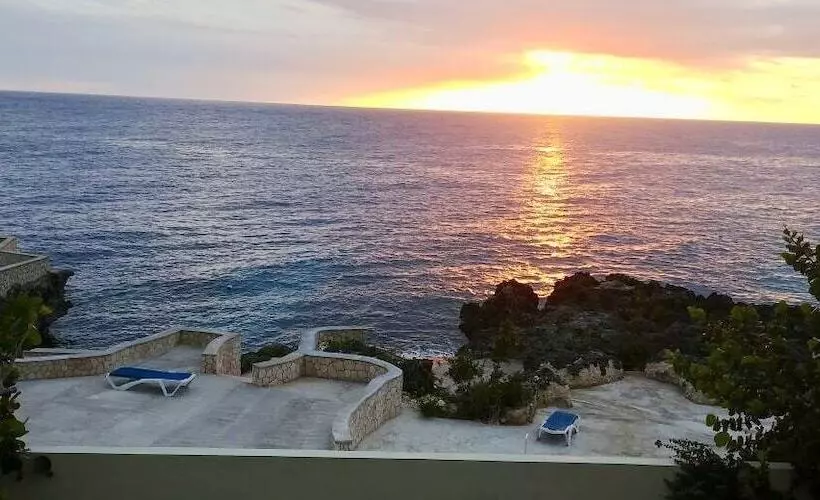 هتل Coral Seas Cliff