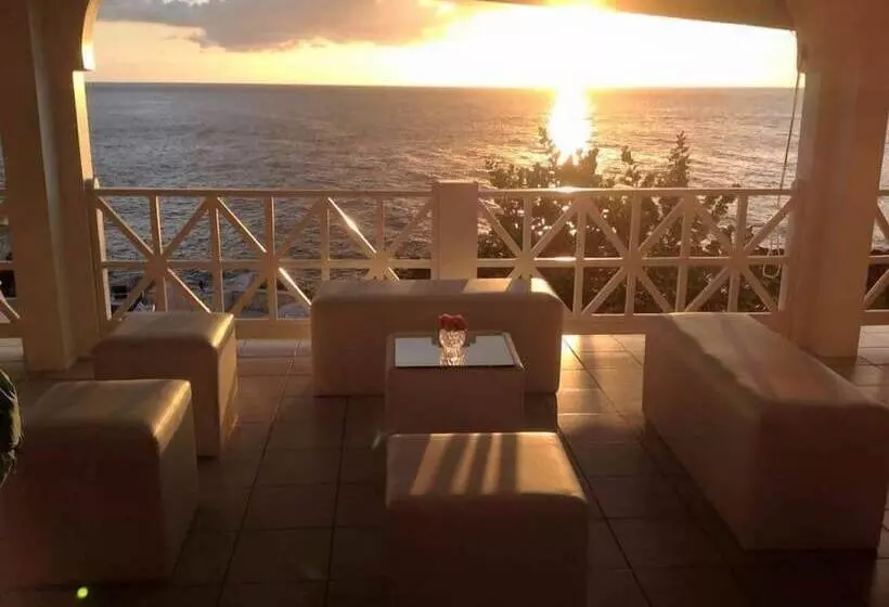 هتل Coral Seas Cliff