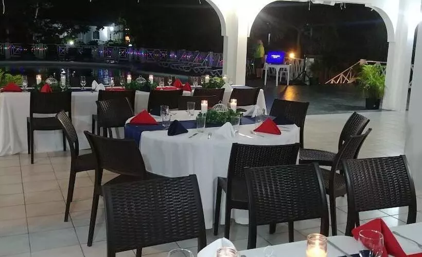 هتل Coral Seas Cliff