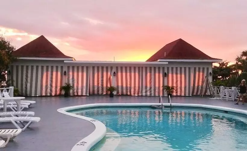 هتل Coral Seas Cliff