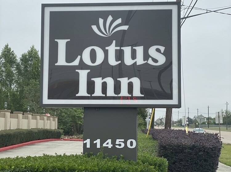 فندق على الطريق Lotus Inn