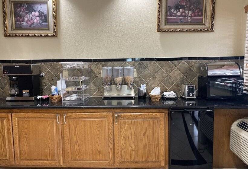 فندق على الطريق Lotus Inn