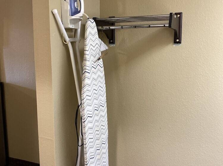 فندق على الطريق Lotus Inn