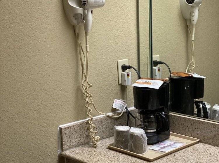 فندق على الطريق Lotus Inn