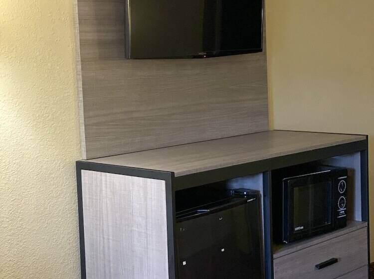 فندق على الطريق Lotus Inn