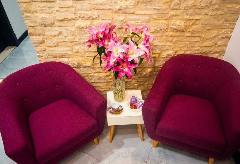 پانسیون Center Luxury Rooms 2