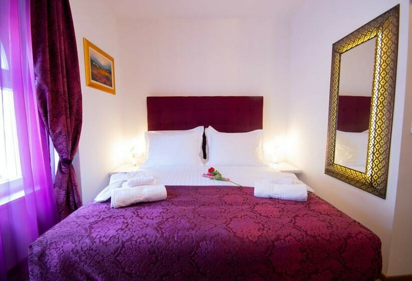 پانسیون Center Luxury Rooms 2