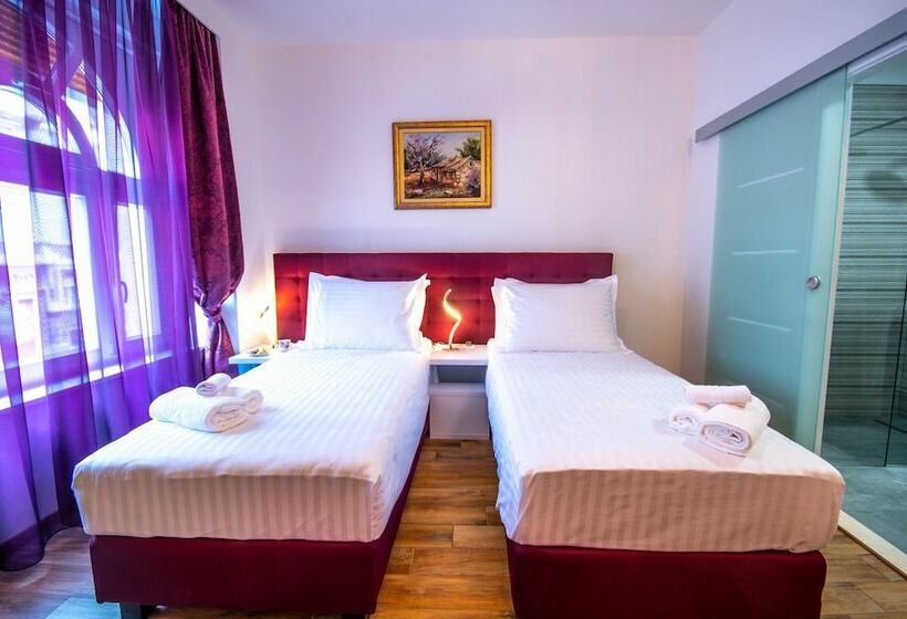 پانسیون Center Luxury Rooms 2