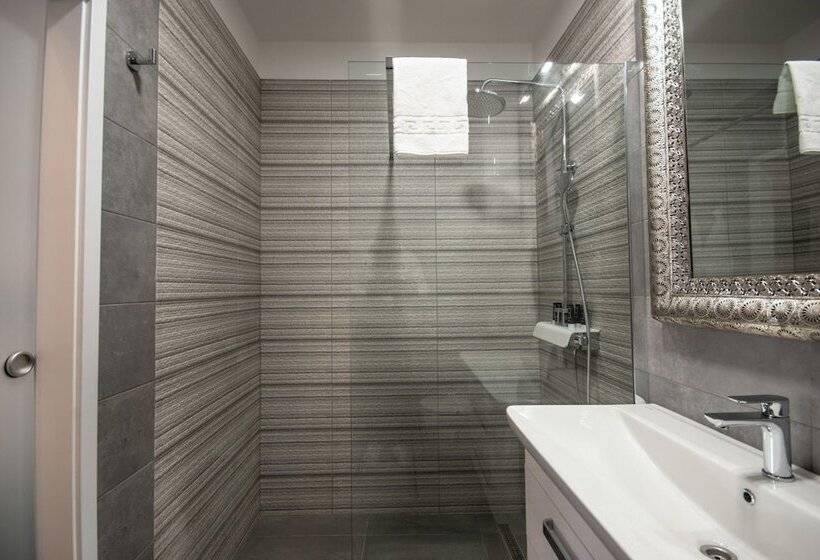 پانسیون Center Luxury Rooms 2