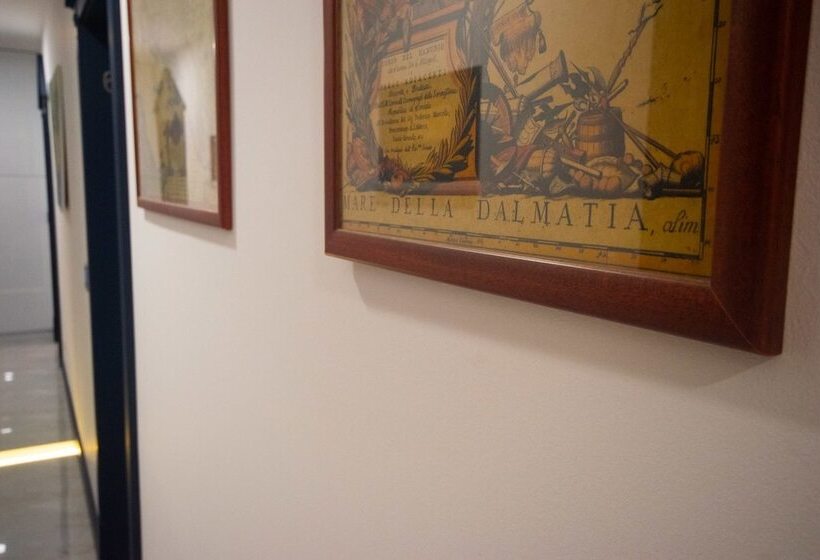 پانسیون Center Luxury Rooms 2