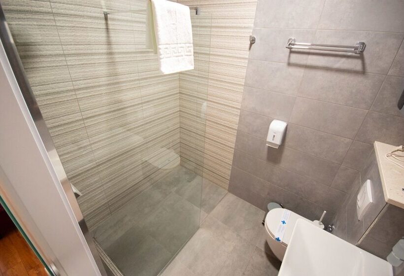 پانسیون Center Luxury Rooms 2