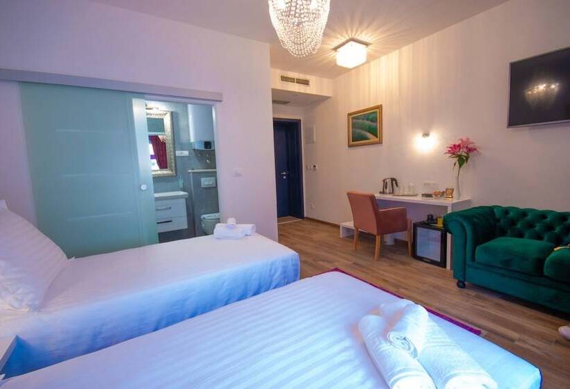 پانسیون Center Luxury Rooms 2