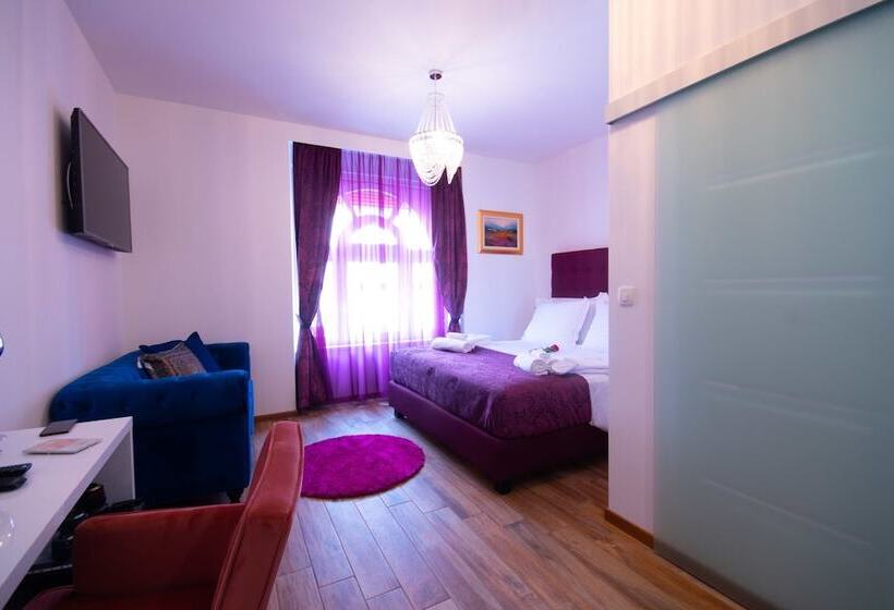 پانسیون Center Luxury Rooms 2