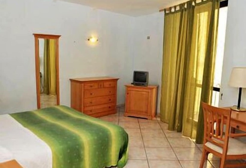 ベッドアンドブレックファースト L'approdo