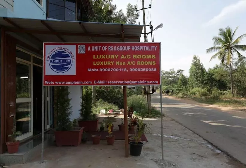 هتل Ample Inn