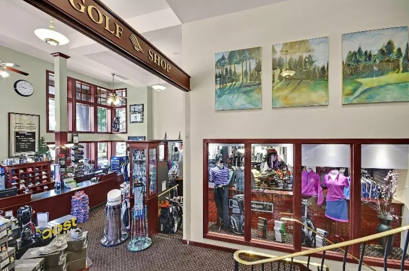 Hotel Crown Isle Resort & Golf Community