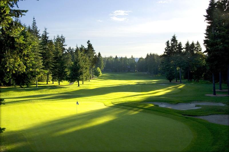 هتل Crown Isle Resort & Golf Community