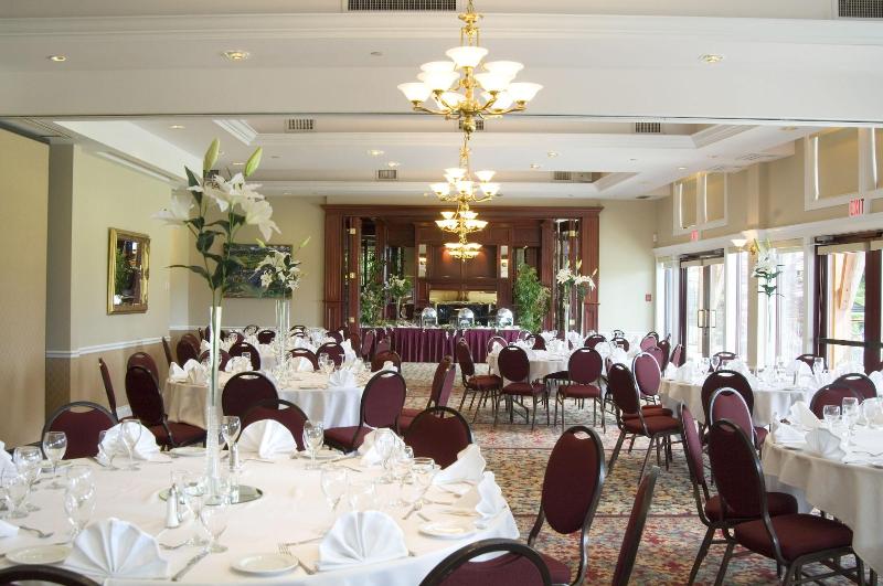 هتل Crown Isle Resort & Golf Community