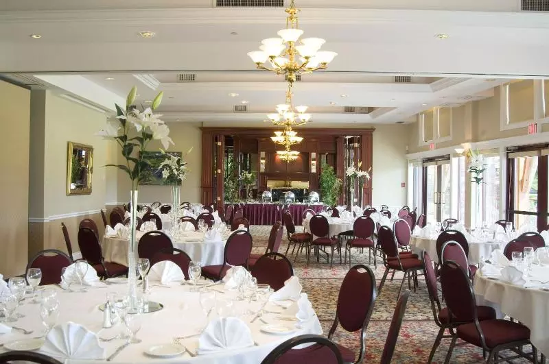 Hotel Crown Isle Resort & Golf Community