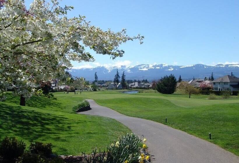 هتل Crown Isle Resort & Golf Community