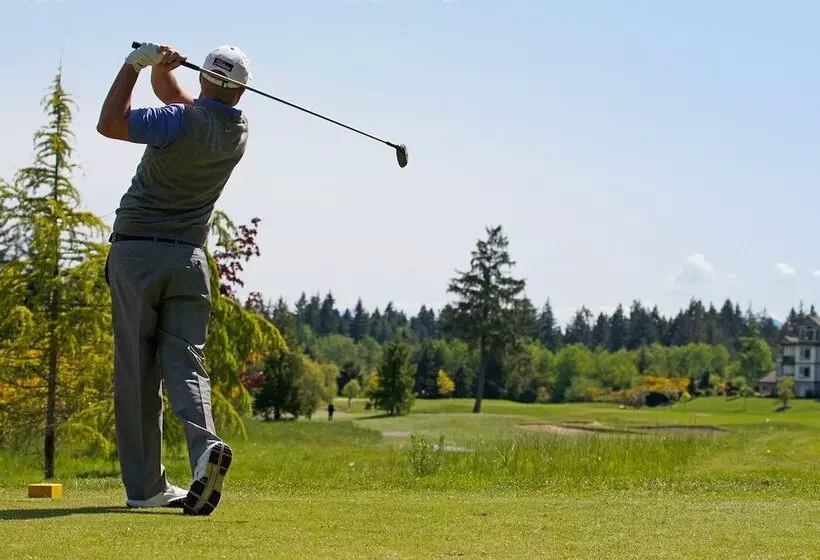 Hotel Crown Isle Resort & Golf Community