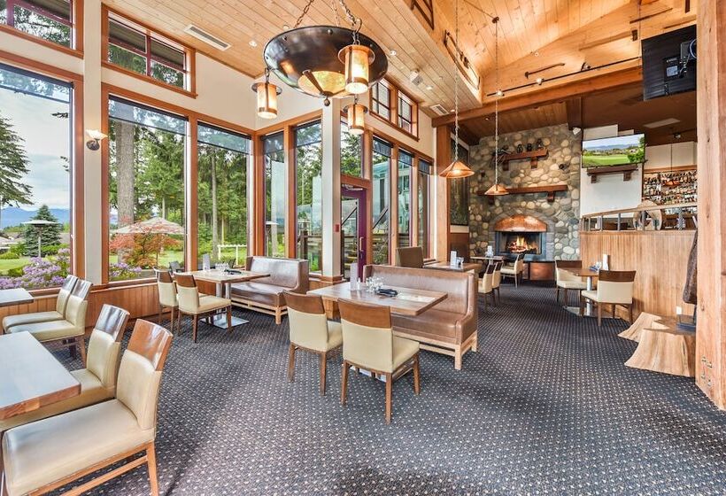 هتل Crown Isle Resort & Golf Community