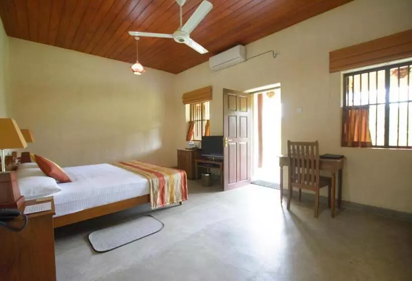 Отель Grand & Gangula