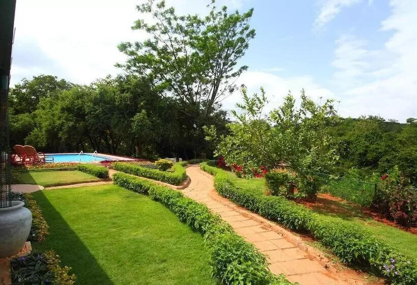 Отель Grand & Gangula