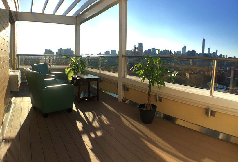 בית מלון כפרי Howard Johnson By Wyndham Long Island City