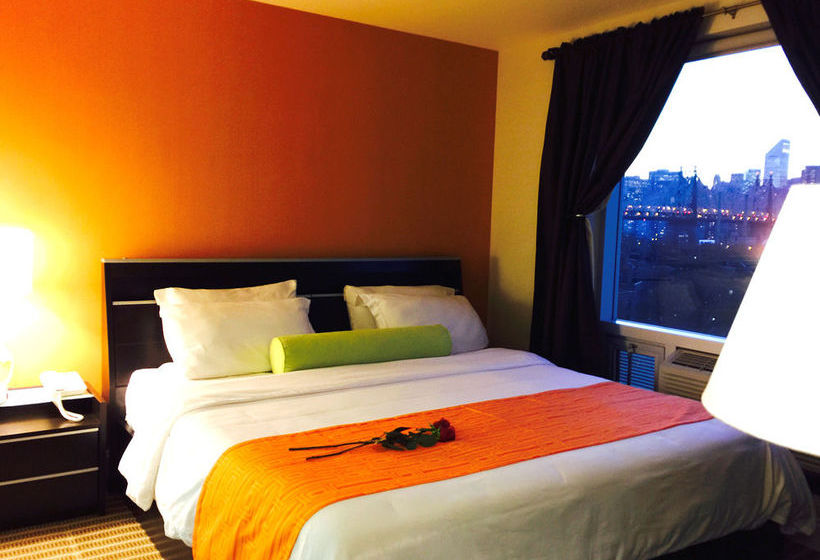 בית מלון כפרי Howard Johnson By Wyndham Long Island City