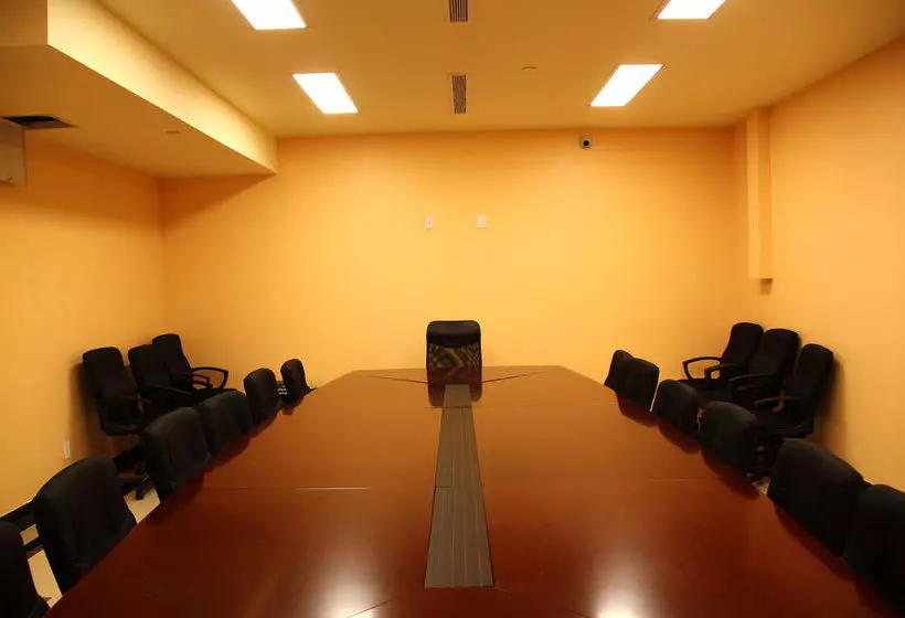 Hotelli Howard Johnson By Wyndham Long Island City